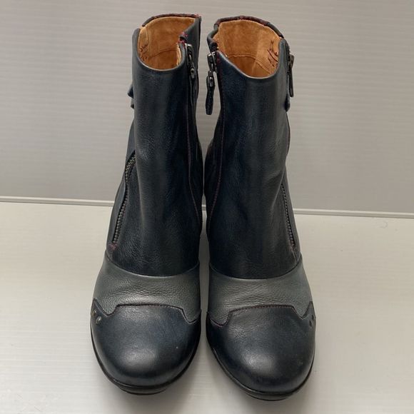 𝅺leather boots gorgeous details - Picture 2 of 10